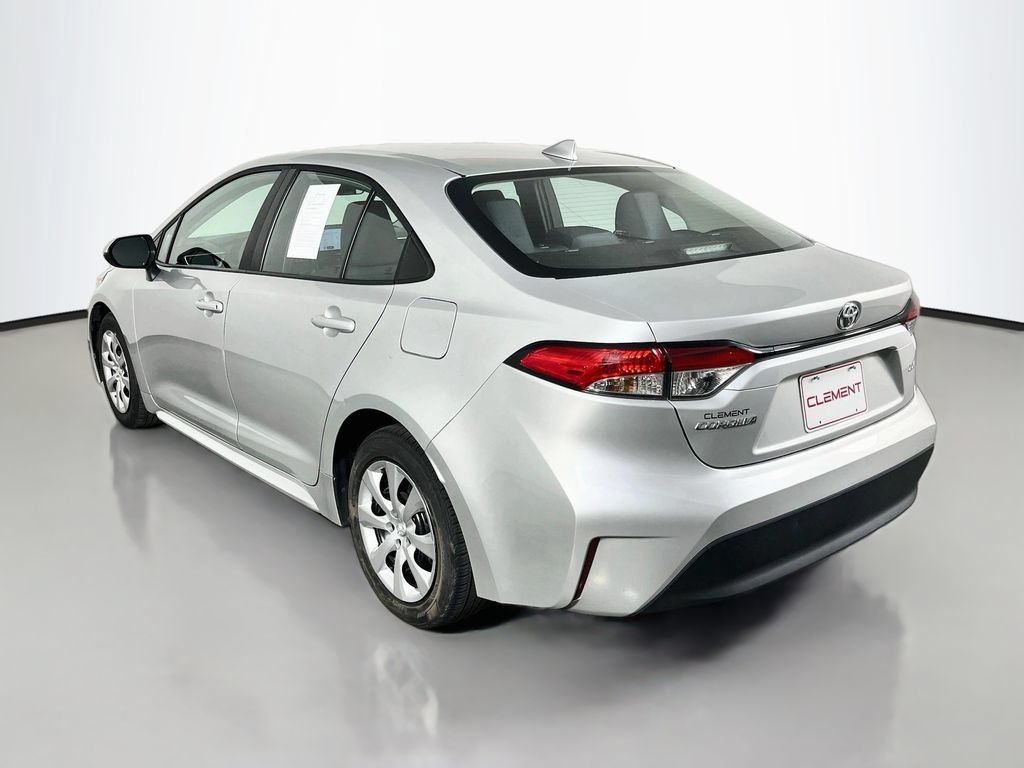 Used 2025 Toyota Corolla LE FWD image 9
