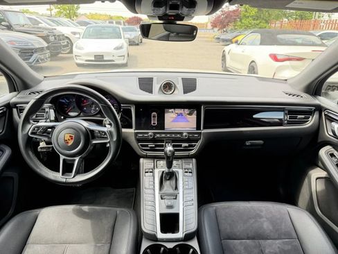 Used 2020 Porsche Macan AWD/4WD image 17