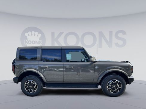 New 2025 Ford Bronco Outer Banks image 8