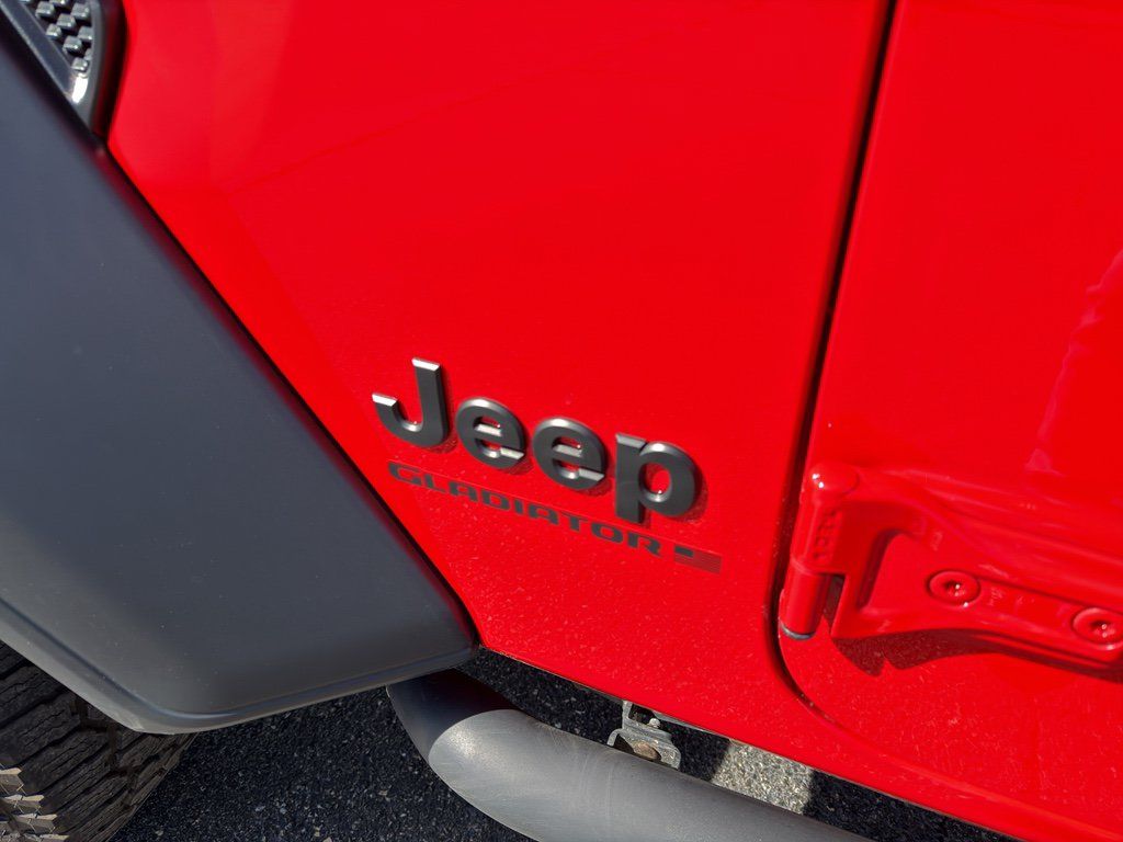 Used 2023 Jeep Gladiator Sport w/ Trailer Tow Package AWD/4WD image 10
