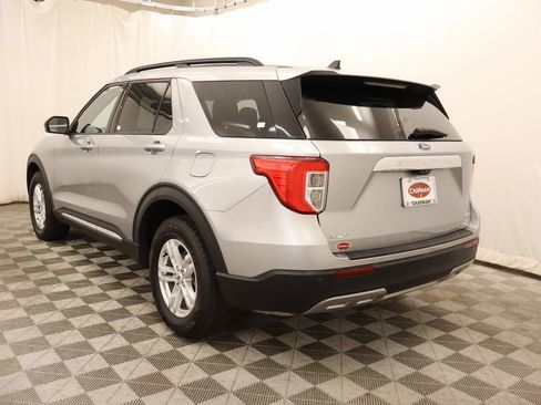 Used 2023 Ford Explorer XLT w/ Equipment Group 202A image 3
