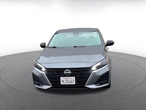 Used 2024 Nissan Altima 2.5 SV image 16