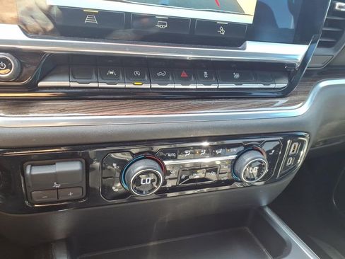 Used 2022 Chevrolet Silverado 1500 RST w/ Convenience Package II AWD/4WD image 19