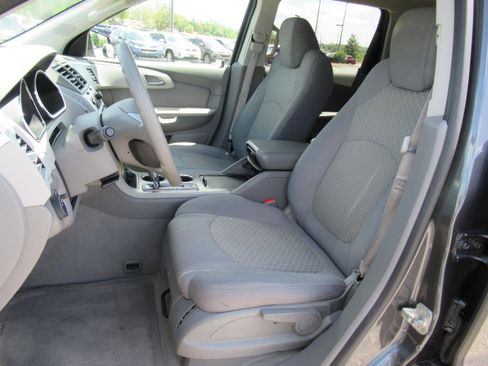 Used 2012 Chevrolet Traverse LS FWD image 17