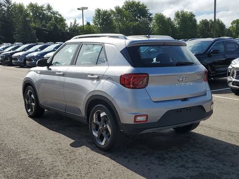 Used 2026 Hyundai Venue SEL FWD image 4