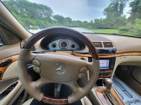 Used 2008 Mercedes-Benz E 350 Sedan image 13