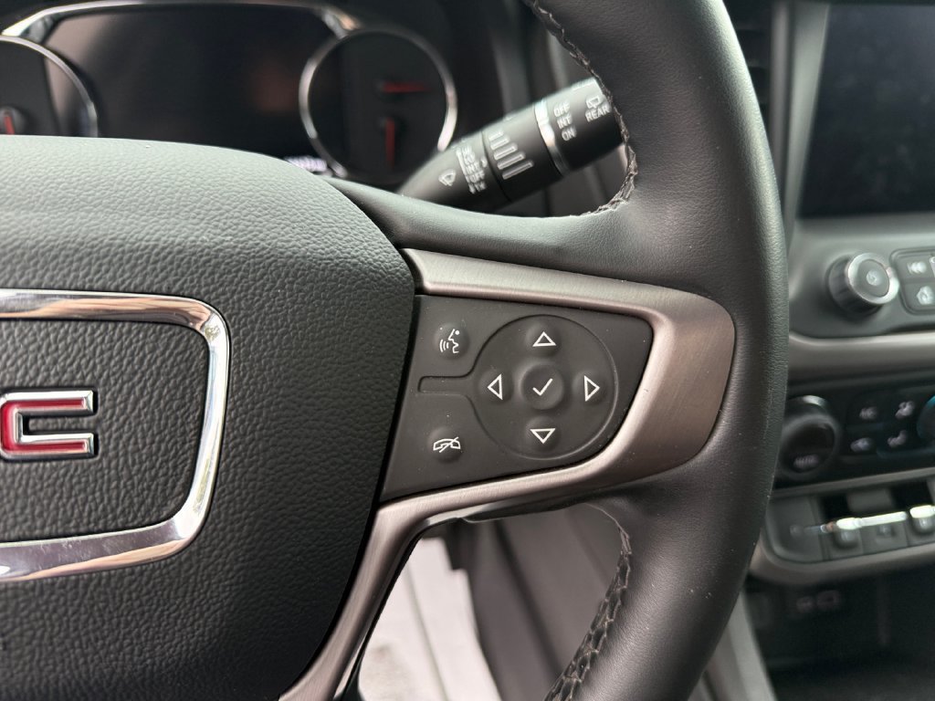 Used 2023 GMC Acadia AT4 w/ Technology Package AWD/4WD image 19