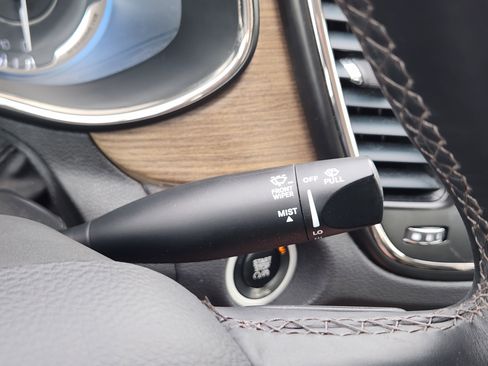 Used 2016 Chrysler 200 C w/ Premium Group image 36