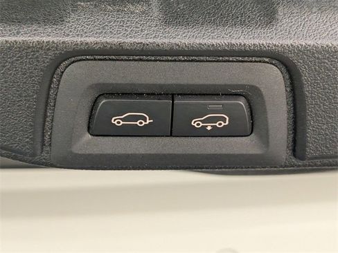 Used 2021 BMW X5 xDrive40i w/ M Sport Package image 32