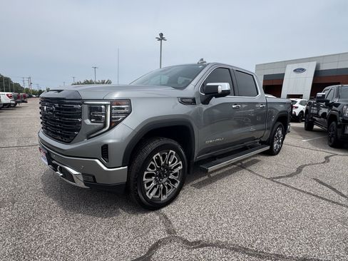 Used 2024 GMC Sierra 1500 Denali Ultimate image 7