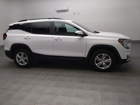 Used 2024 GMC Terrain SLE w/ Driver Convenience Package AWD/4WD image 11
