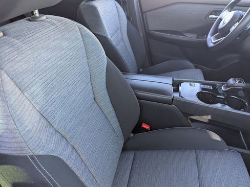 Certified 2023 Nissan Rogue SV FWD image 11