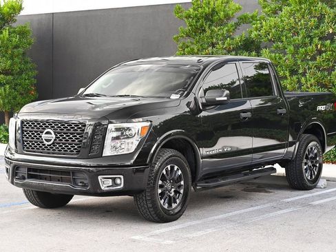 Used 2019 Nissan Titan PRO-4X image 1