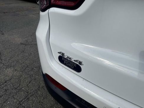 Used 2024 Jeep Compass Limited image 5