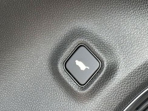 Used 2024 Acura MDX w/ Technology Package FWD image 19