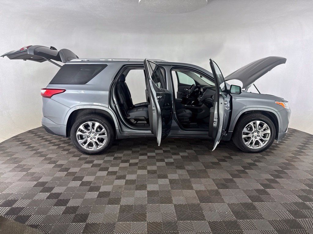 Used 2021 Chevrolet Traverse Premier AWD/4WD image 14