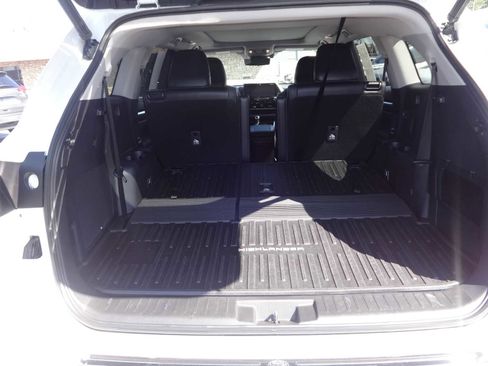 Used 2021 Toyota Highlander Platinum image 7