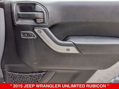 Used 2015 Jeep Wrangler Unlimited Rubicon w/ Connectivity Group AWD/4WD image 29
