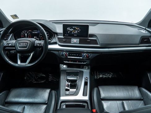 Used 2020 Audi Q5 2.0T Titanium Premium Plus w/ Premium Plus Package image 21