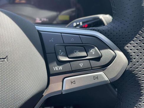 New 2026 Volkswagen Tiguan SE R-Line FWD image 22