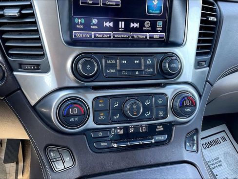Used 2019 Chevrolet Suburban Premier AWD/4WD image 32