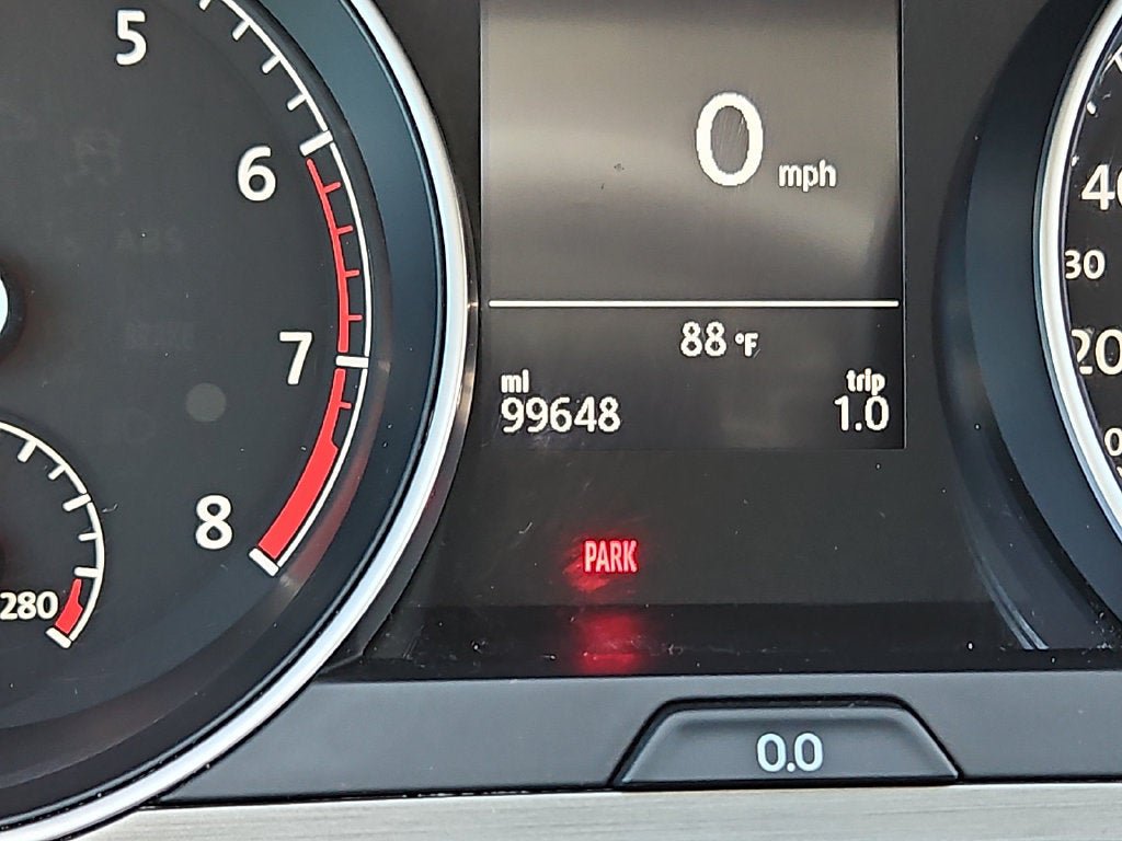 Used 2015 Volkswagen Golf Launch Edition FWD image 20