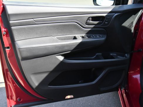 Used 2024 Honda Odyssey Sport image 14