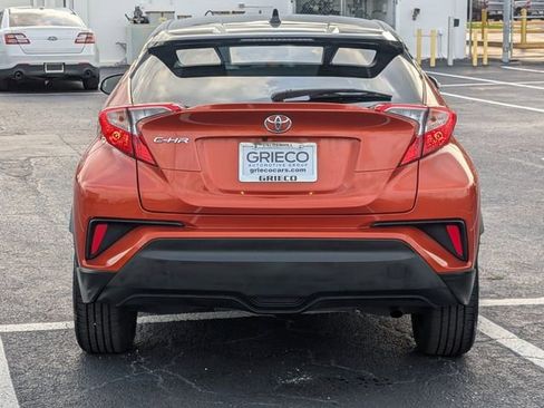 Used 2020 Toyota C-HR XLE FWD image 6