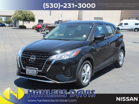 Used 2022 Nissan Kicks S FWD image 3