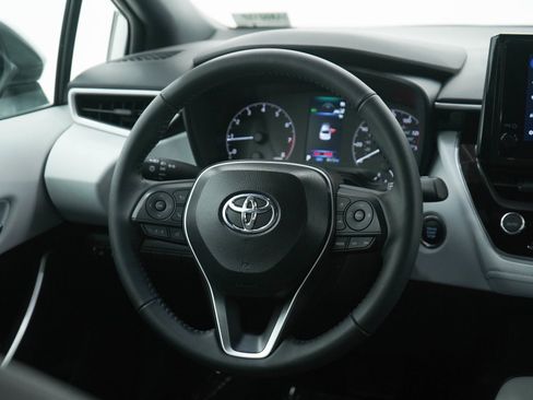 Used 2025 Toyota Corolla SE image 14