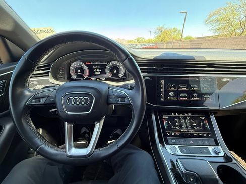 Used 2022 Audi Q8 Premium Plus AWD/4WD image 21