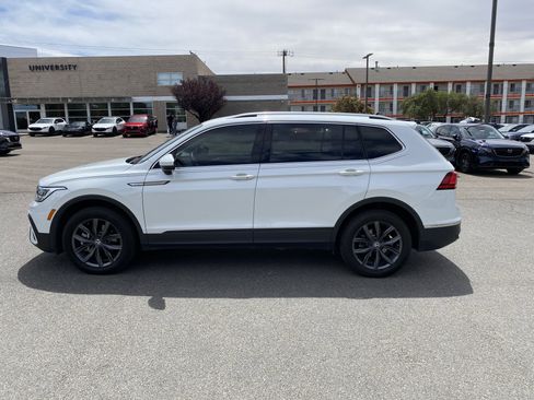Certified 2023 Volkswagen Tiguan SE FWD image 41