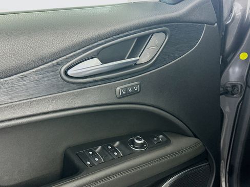 Used 2023 Alfa Romeo Stelvio Sprint image 15