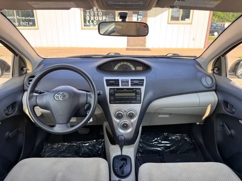 Used 2007 Toyota Yaris S FWD image 2