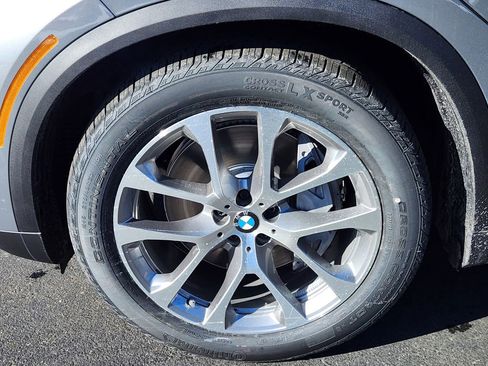 New 2026 BMW X5 xDrive50e w/ Executive Package image 7