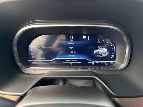 Used 2022 Chevrolet Suburban High Country image 30