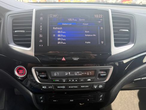 Used 2018 Honda Pilot Elite image 12