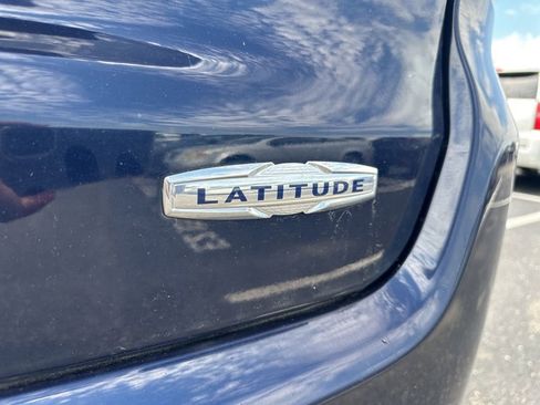 Used 2018 Jeep Compass Latitude w/ Cold Weather Group AWD/4WD image 10