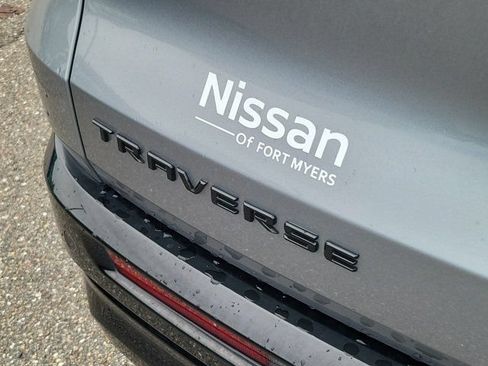 Used 2024 Chevrolet Traverse RS w/ LPO, Floor Liner Package FWD image 11