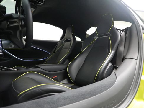 Used 2024 McLaren Artura image 18