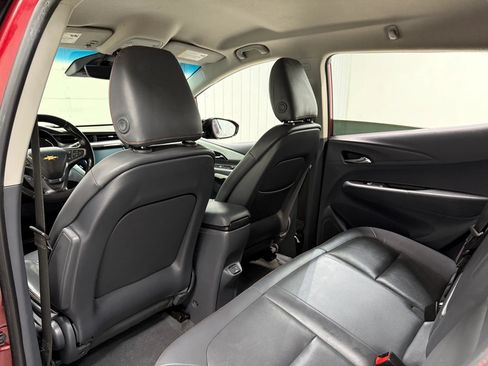 Used 2020 Chevrolet Bolt Premier w/ Infotainment Package FWD image 16