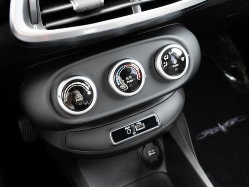 Used 2017 FIAT 500X Pop image 28