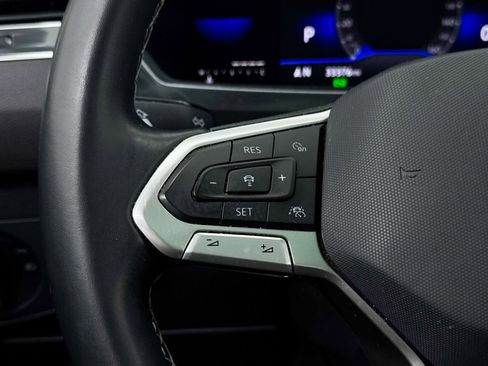 Used 2022 Volkswagen Tiguan SE w/ Panoramic Sunroof Package image 33