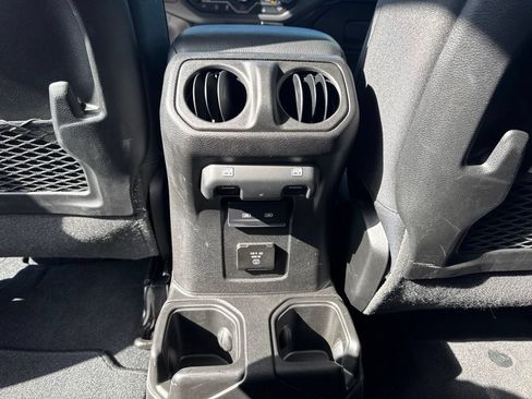 Used 2026 Jeep Gladiator Mojave AWD/4WD image 38