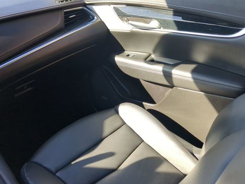 Used 2025 Cadillac XT5 Premium Luxury image 45