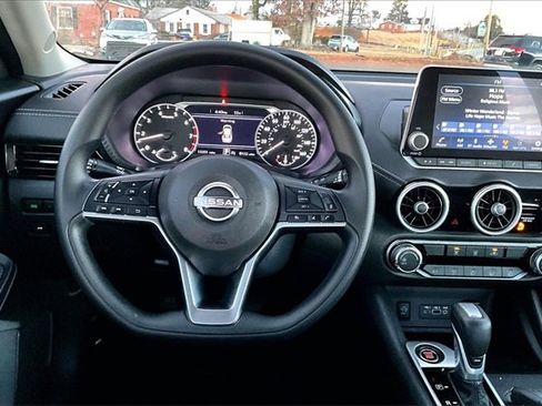 Used 2025 Nissan Sentra SV image 12