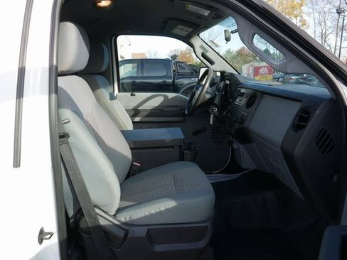 Used 2013 Ford F450 XL w/ Heavy Service Suspension Pkg image 21