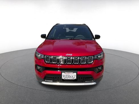 Used 2025 Jeep Compass Limited AWD/4WD image 3