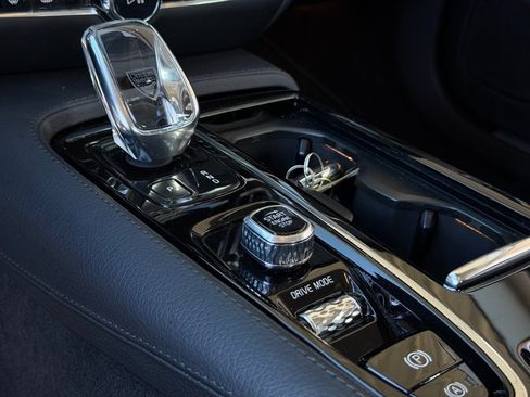 Used 2021 Volvo S60 T8 Inscription w/ Climate Package image 17