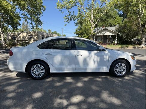 Used 2015 Volkswagen Passat 1.8T S FWD image 8